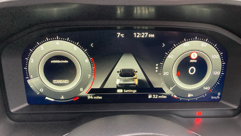 Nissan Qashqai 1.3 DiG-T MH N-Connecta [Glass Roof] 5dr Petrol Hatchback